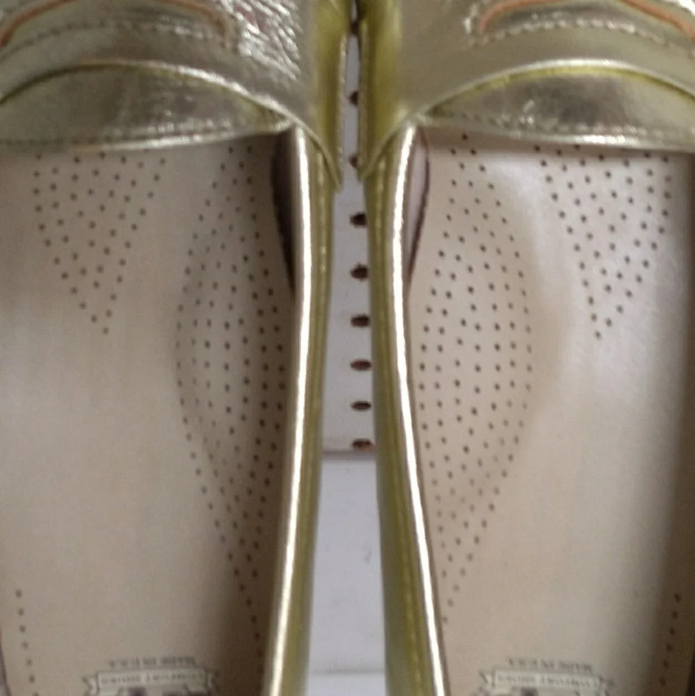 SAS Women's Comfort Loafers Leather Shoes Gold Flat Made In USA 🇺🇸 Sz 8 - Picture 12 of 15